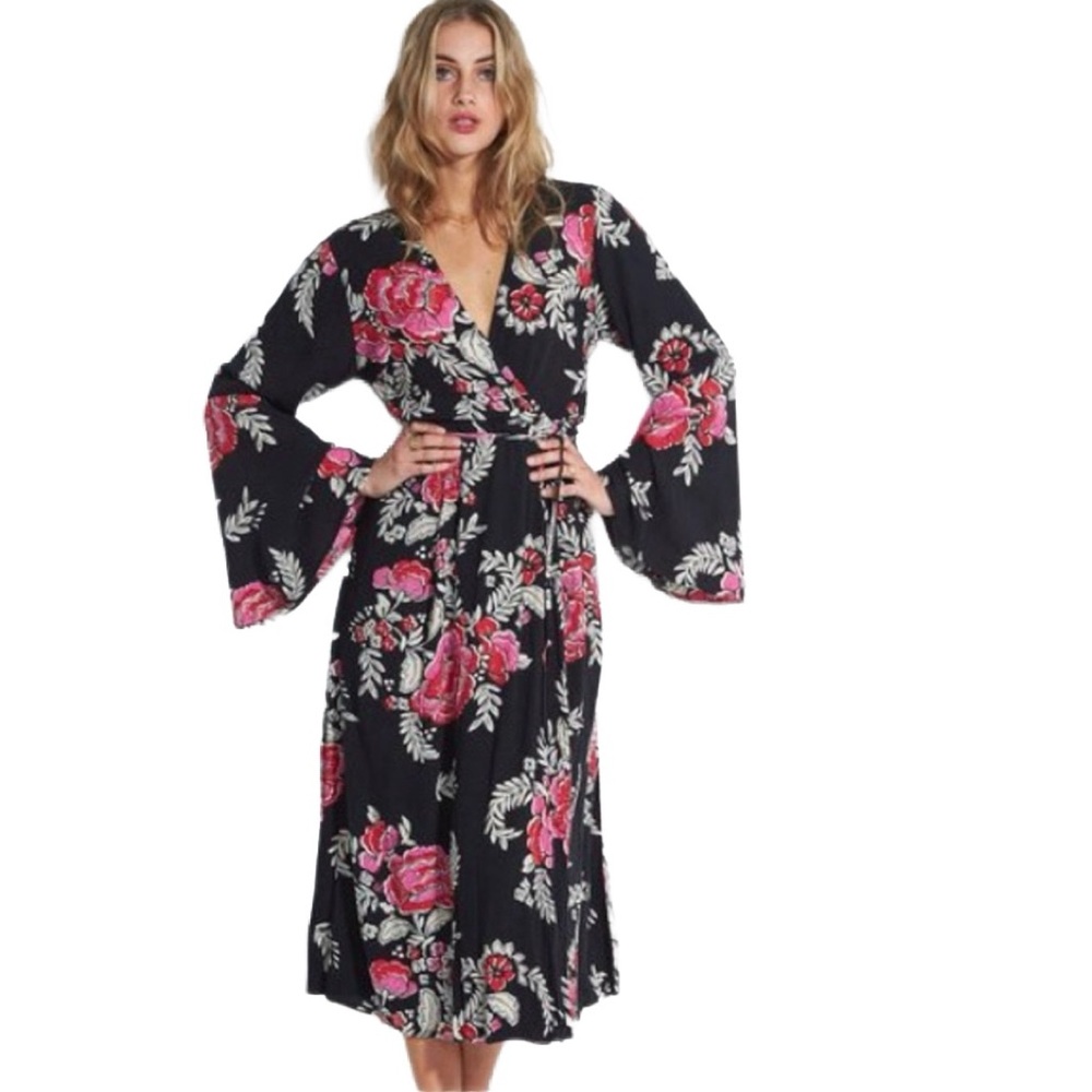 Billabong ⭐️ NWT Floral Whispers Floral Print Midi Dress Size Small
